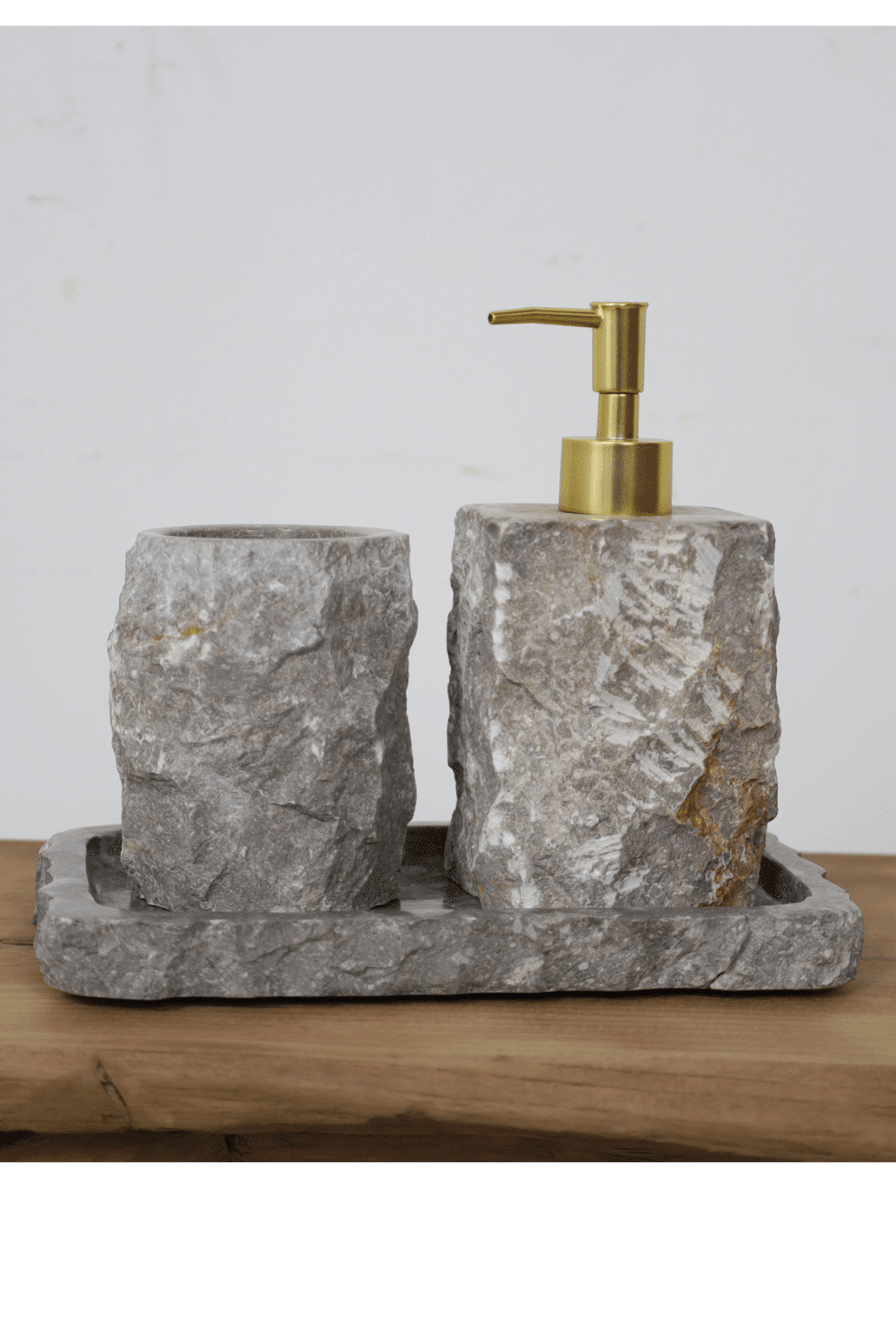 Ruw grijs marmer zeeppompje set met beker en plateau 1