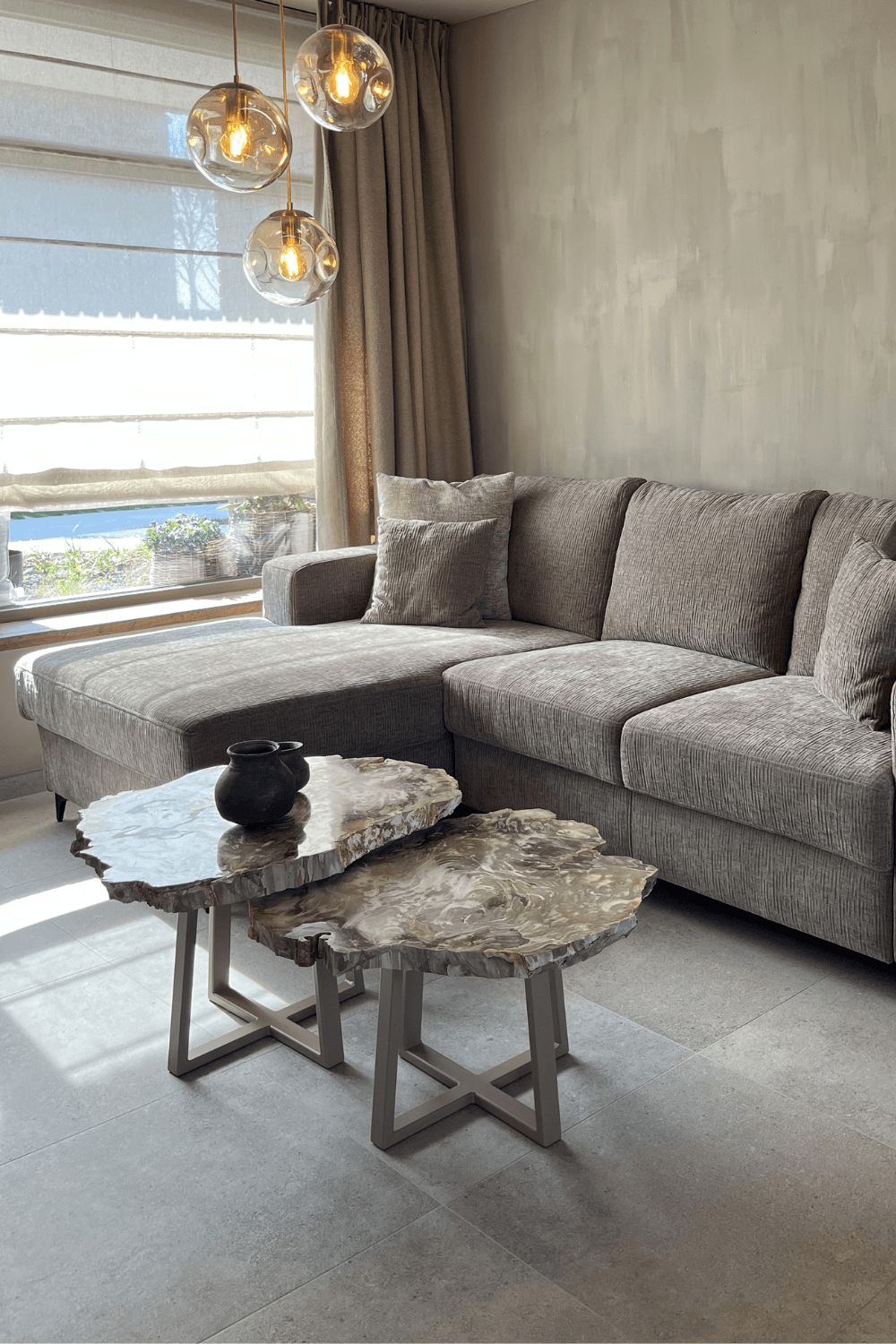 Versteend houten salontafel set met beige poot