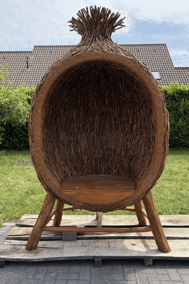 Photobooth voor buiten een houten vogelnest gemaakt van takjes