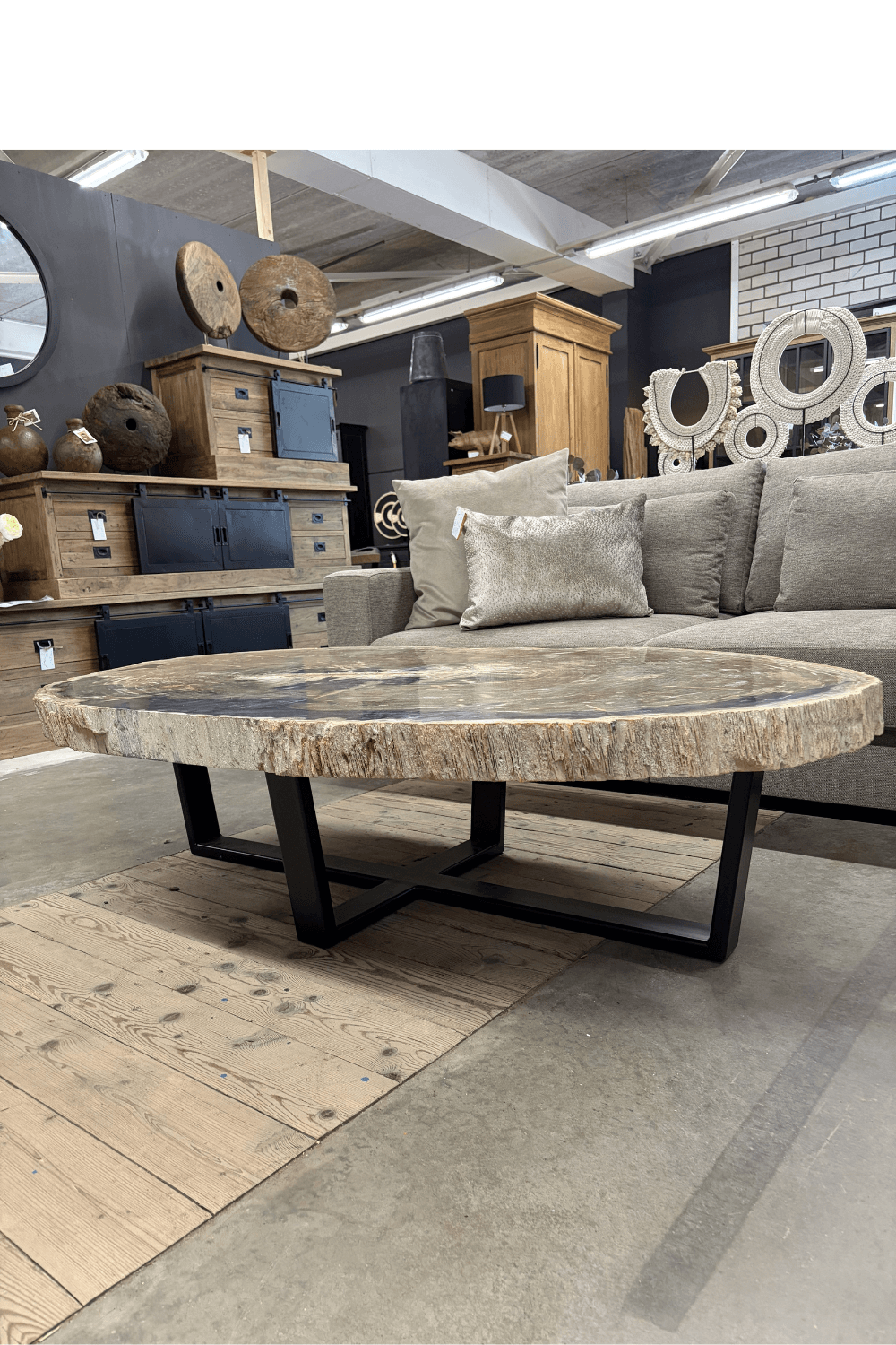 Luxe versteend houten grote salontafel 174 x 109x 8 cm