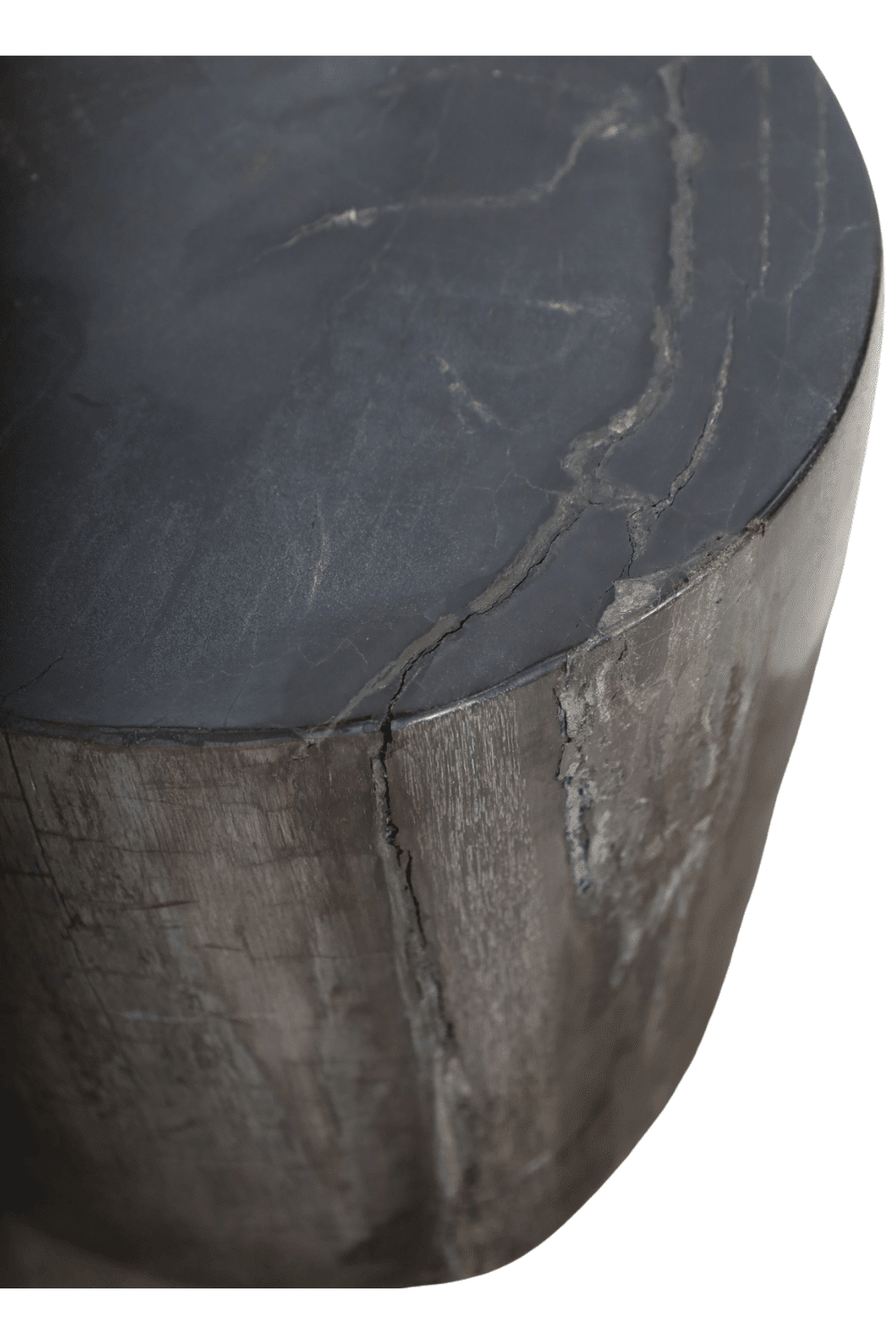 zwarte Versteend houten poef 31x30,5x35 cm zwarte Versteend houten poef 31x30,5x35 cm
