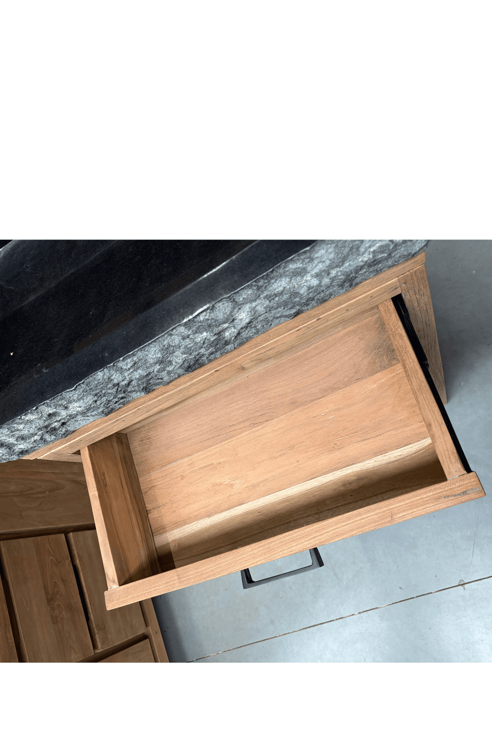 teak houten kastje Cb 60x40 cm teak houten kastje Cb 60x40 cm