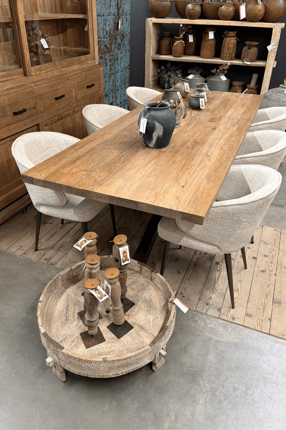 Teak houten eettafel 260 cm met een anodic brown metalen matrix spin poot Teak houten eettafel 260 cm met een anodic brown metalen matrix spin poot