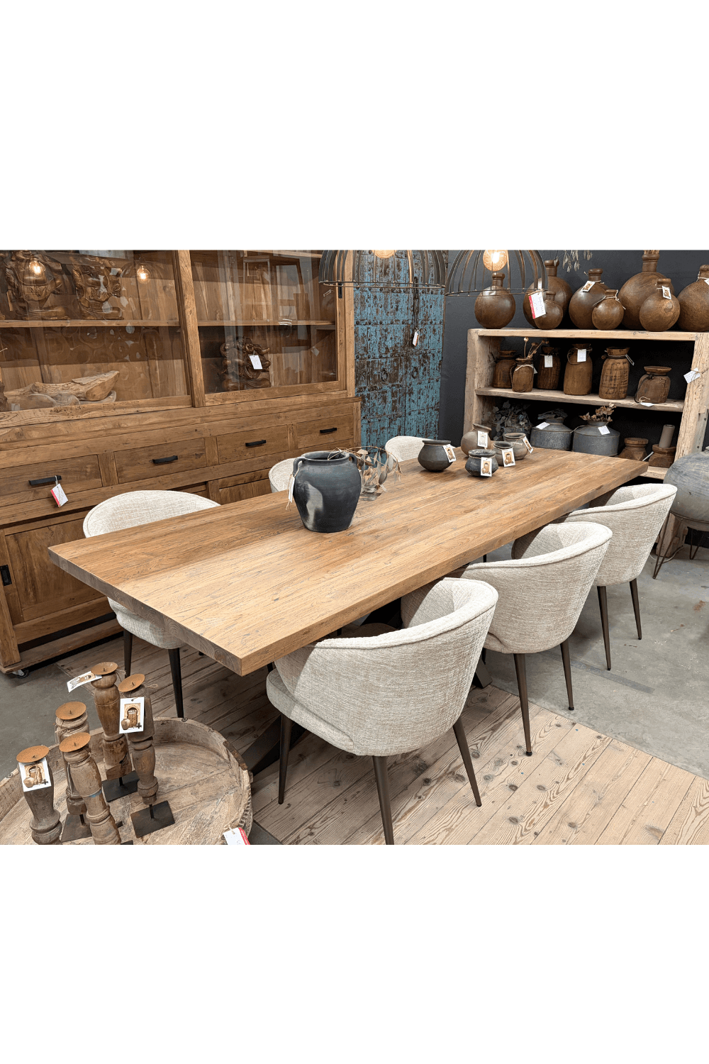 Teak houten eettafel 260 cm met een anodic brown metalen matrix spin poot Teak houten eettafel 260 cm met een anodic brown metalen matrix spin poot