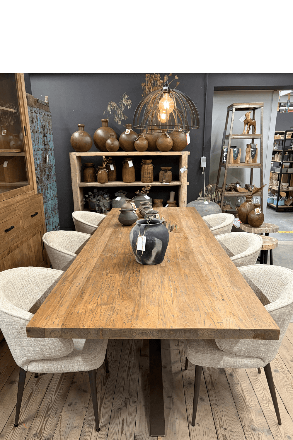 Teak houten eettafel 260 cm met een anodic brown metalen matrix spin poot Teak houten eettafel 260 cm met een anodic brown metalen matrix spin poot