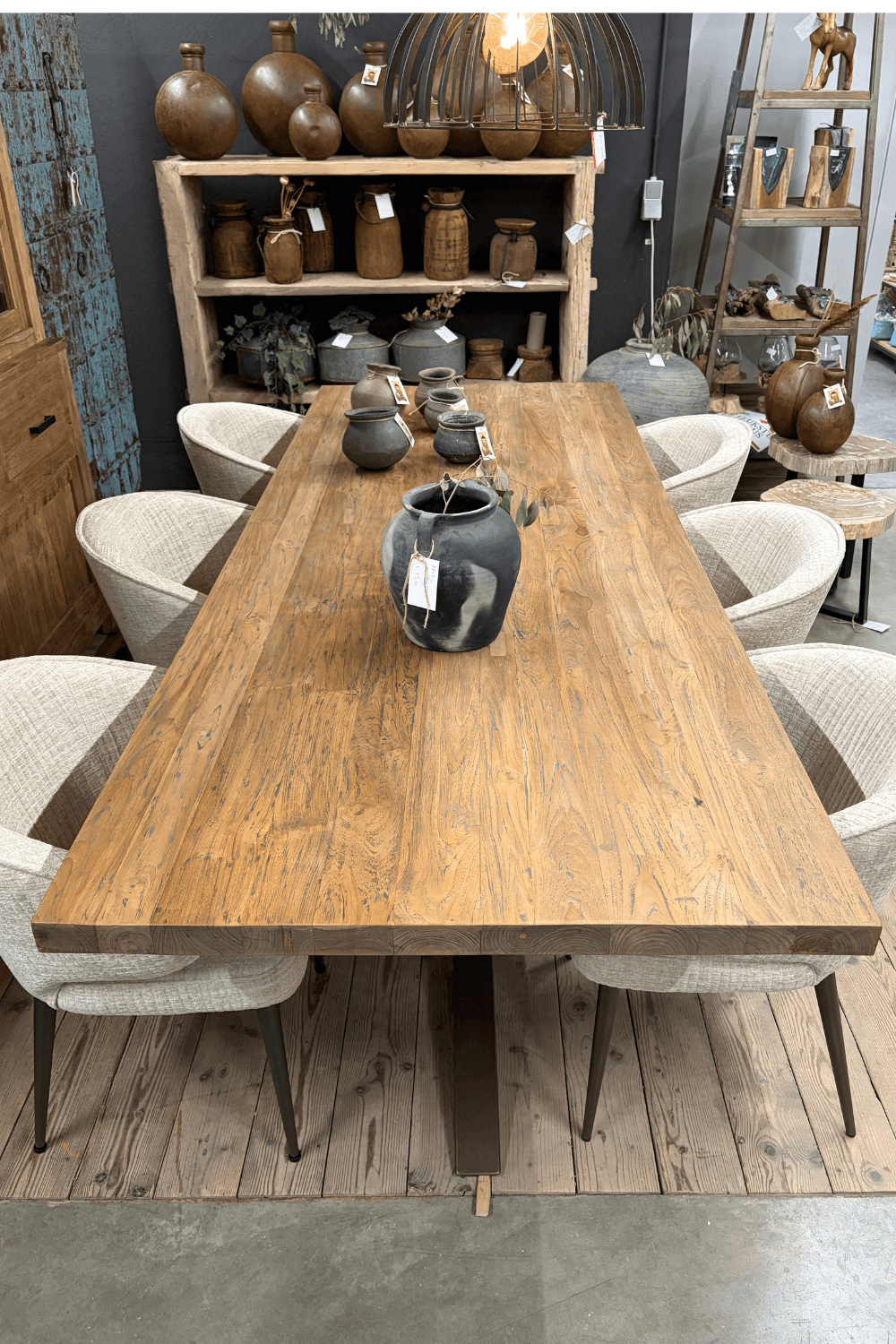 Teak houten eettafel 260 cm met een anodic brown metalen matrix spin poot Teak houten eettafel 260 cm met een anodic brown metalen matrix spin poot