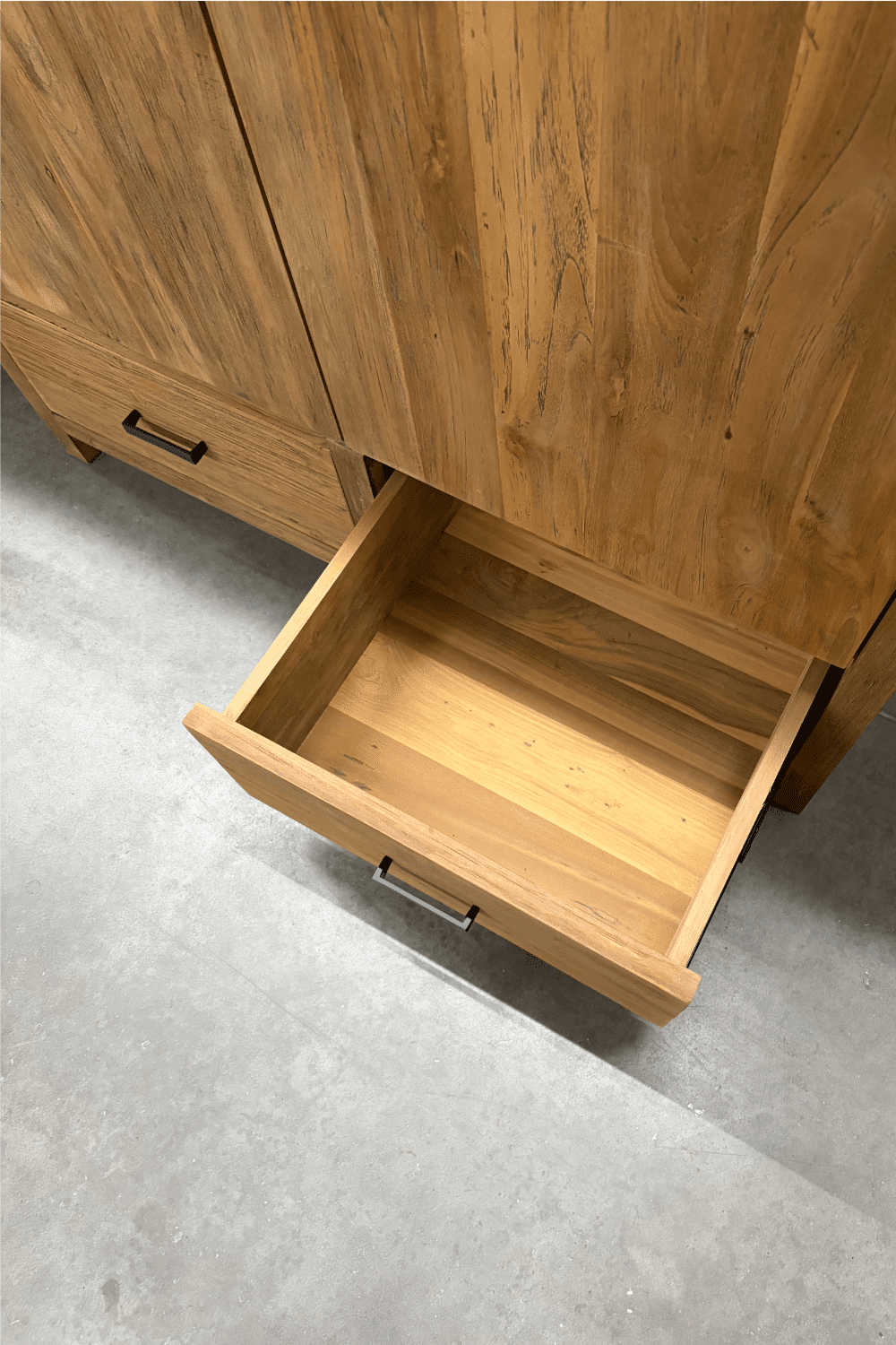teak houten opbergkast met 2 deuren en 4 lades 110x50x210 cm Brc 71 teak houten opbergkast met 2 deuren en 4 lades 110x50x210 cm Brc 71