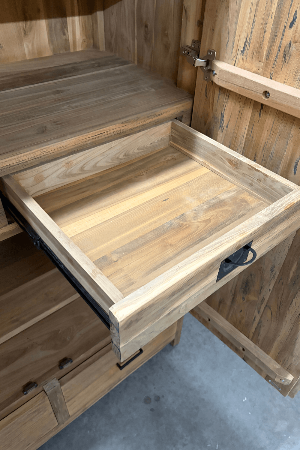 teak houten opbergkast met 2 deuren en 4 lades 110x50x210 cm Brc 71 teak houten opbergkast met 2 deuren en 4 lades 110x50x210 cm Brc 71