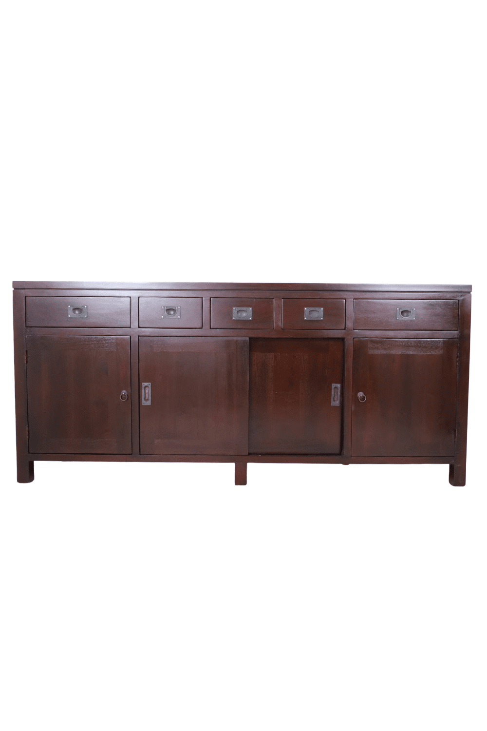 Warme houten sideboard in aardse interieurstijl