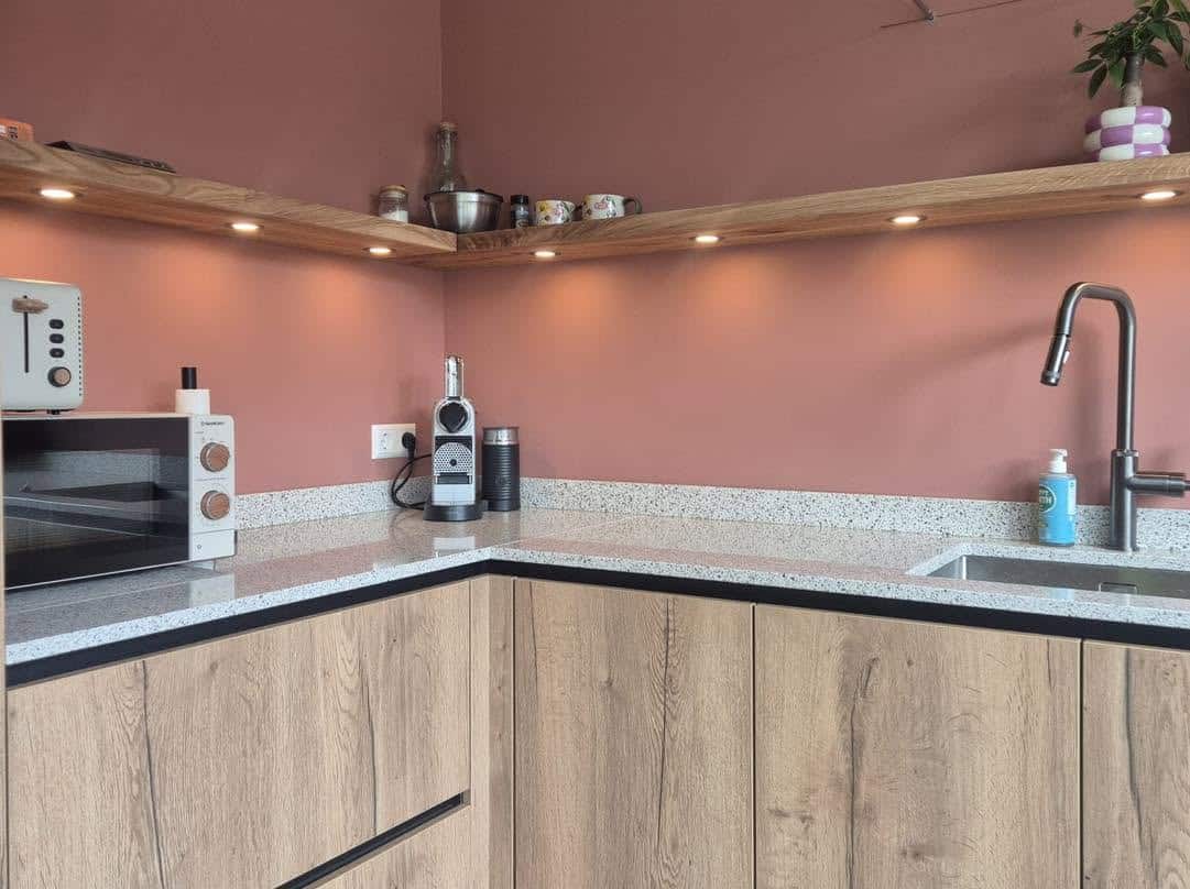 Eiken Wandplank In Een Hoekopstelling Dimbare Led