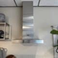 Showroomkeuken In Eiken Zand Met Betonlook Werkblad
