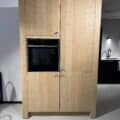 Showroomkeuken In Eiken Zand Met Betonlook Werkblad Showroomkeuken In Eiken Zand Met Betonlook Werkblad