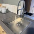 Showroomkeuken In Eiken Zand Met Betonlook Werkblad Showroomkeuken In Eiken Zand Met Betonlook Werkblad