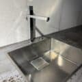 Showroomkeuken In Eiken Zand Met Betonlook Werkblad Showroomkeuken In Eiken Zand Met Betonlook Werkblad