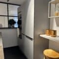 Showroomkeuken In Eiken Zand Met Betonlook Werkblad Showroomkeuken In Eiken Zand Met Betonlook Werkblad