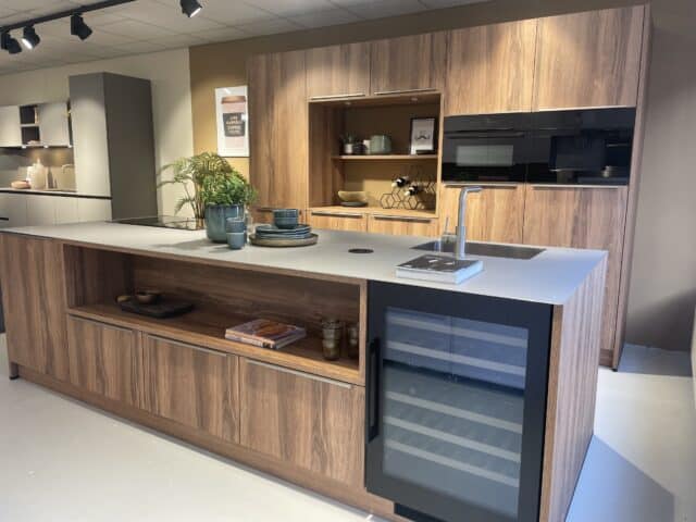 Showroomkeuken Warmeiken Met Massief Rvs Blad