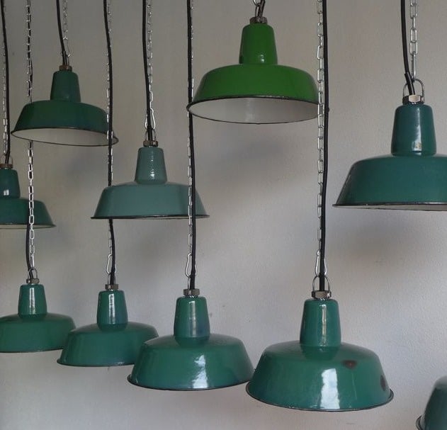 Przemysłowe zielone lampy wiszące