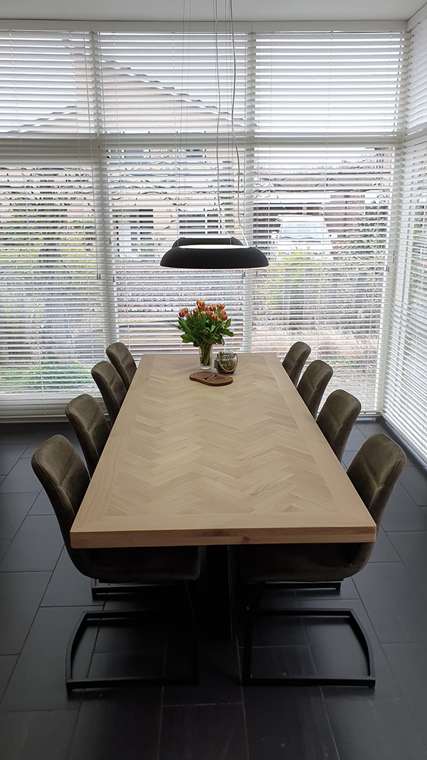Visgraat eiken Mosina tafel incl Matrix onderstel naar keuze