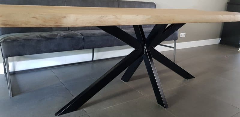 Boomstamtafel Katy vierkant 4,5cm dik met matrix onderstel