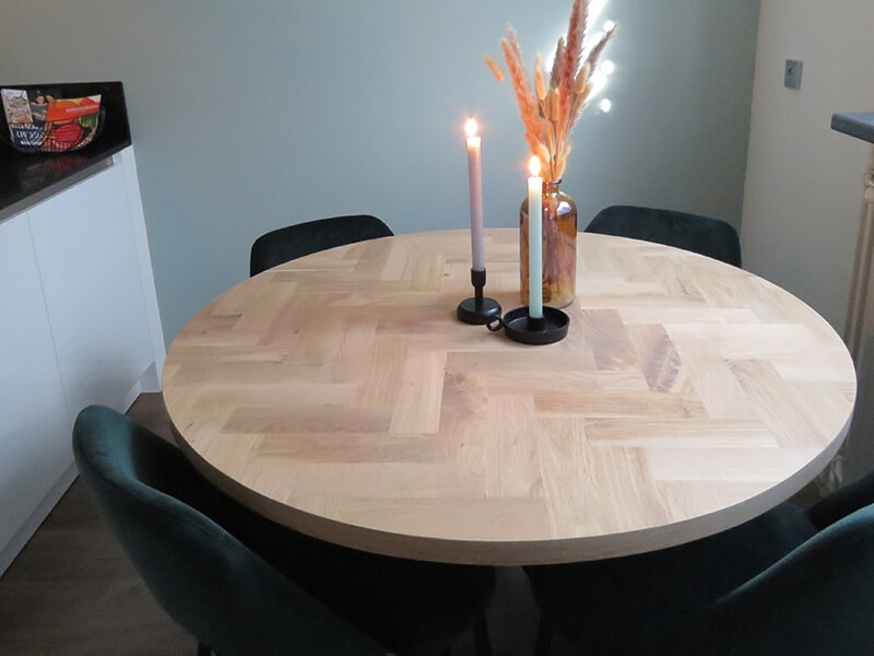 Visgraat eiken eettafel Lawica Sol voor vier personen