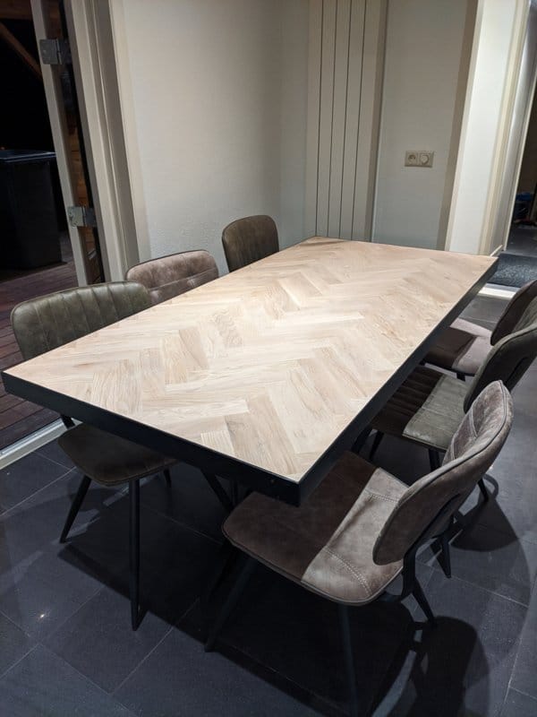 Herringbone oak table incl U-frame 12x1cm