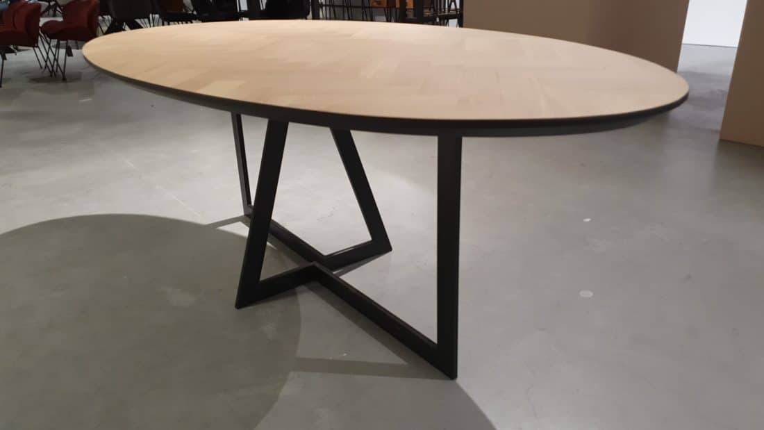 Trp Post Container Data Trp Post ID 39889 Oak Oval Herringbone Table Milin L Trp Post Container