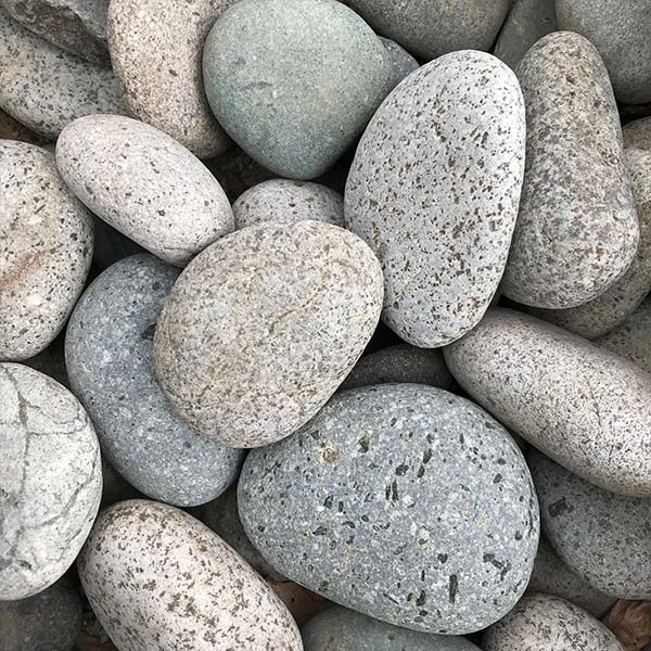 stół w kształcie kamienia