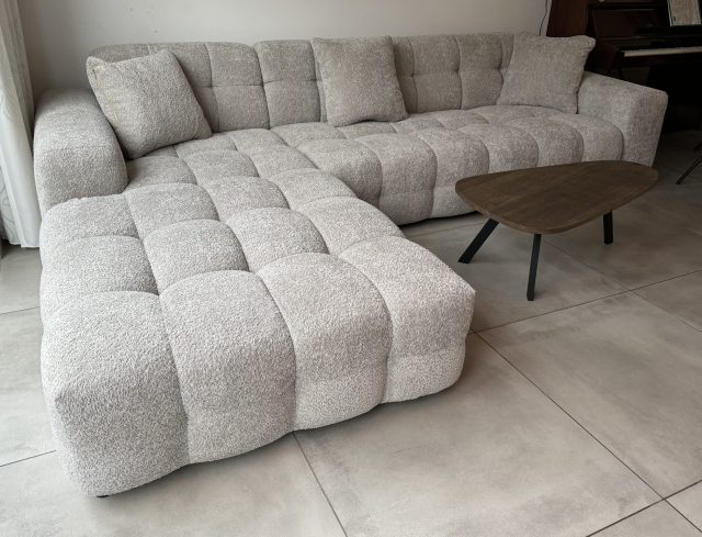 Helen Loungebank