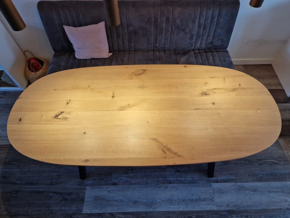 Torun Deense eiken tafel 200 x 90 x 4cm met verjongde rand 1x60 graden met ronde afwerking met XinA onderstel 5x5cm