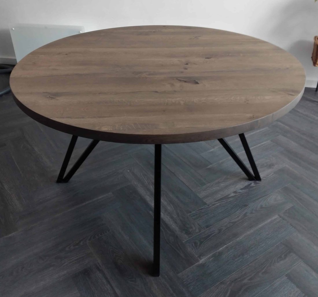 Rowy round oak table 140x4cm color midbrown with base butterfly leg 3x3cm weight