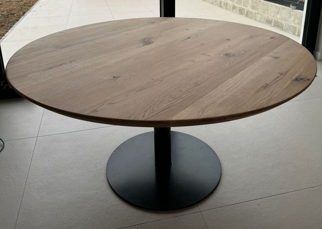 Rowy round oak table 150x4cm with 1x45 tapered edge and base sol black coating