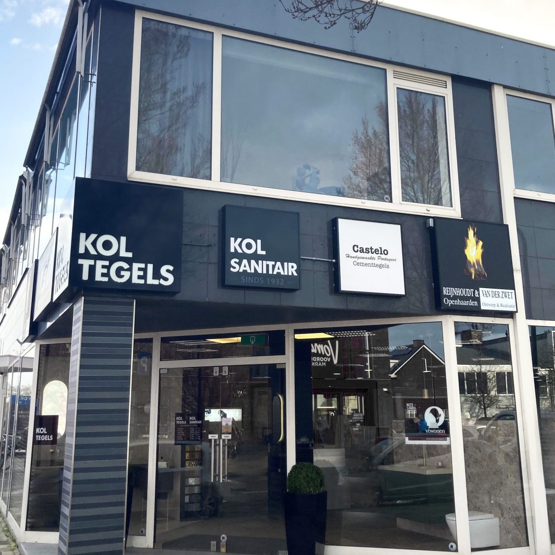 Gevel Kol Tegels & Sanitair Showroom Haarlem