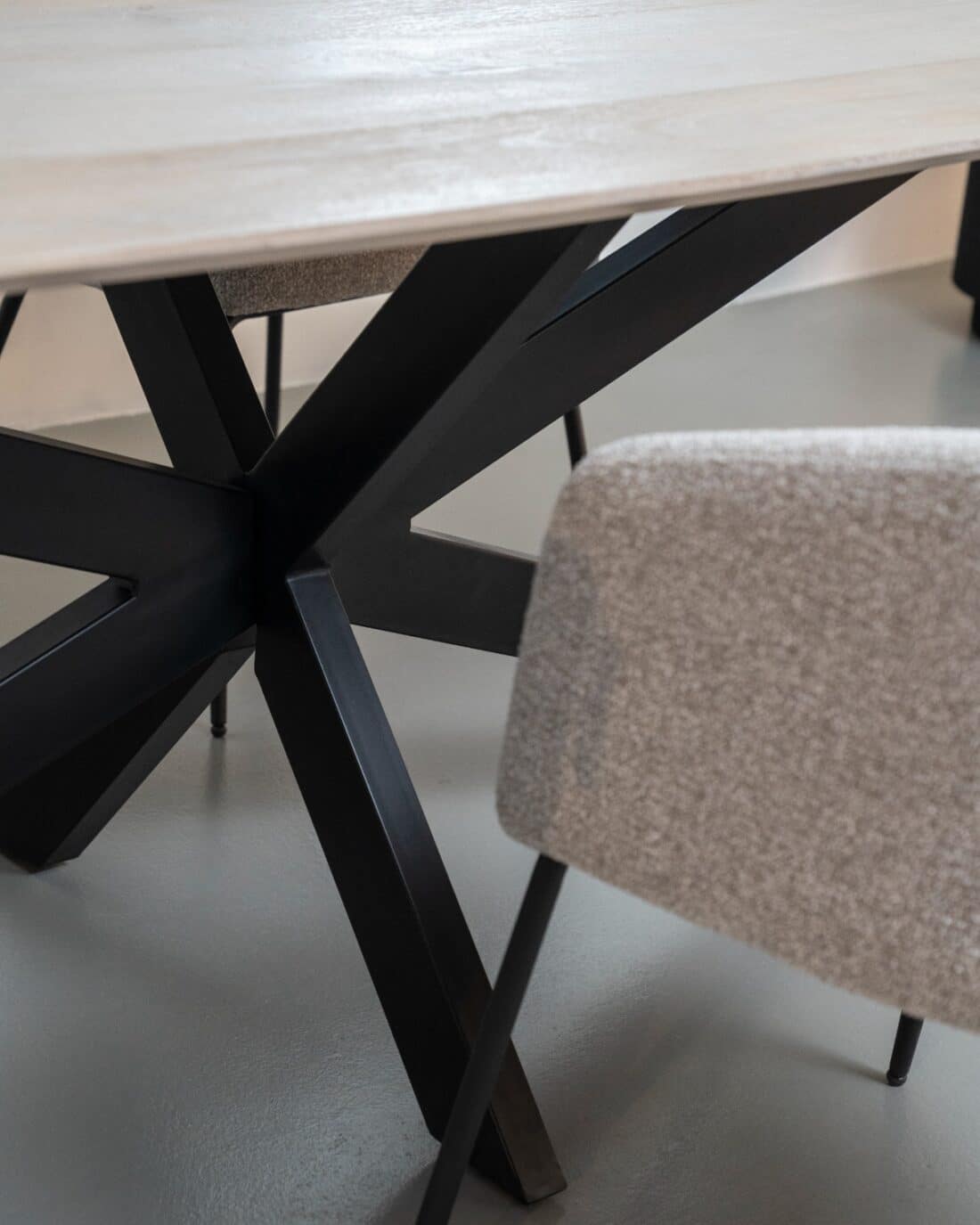 Vergadertafel 300 X 100 Cm Spinpoot En Deens Ovaal Naturel Blad