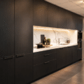 Luxe Poggenpohl Keuken In Donker Eiken Showroomkeuken Met Keramisch Werkblad