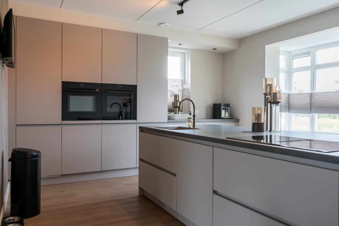 Beige Zandkleur Keuken