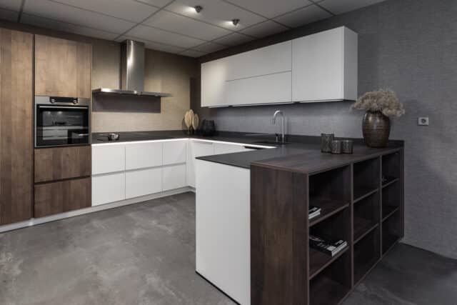 Showroomkeuken Met Maxi Line Onderkasten