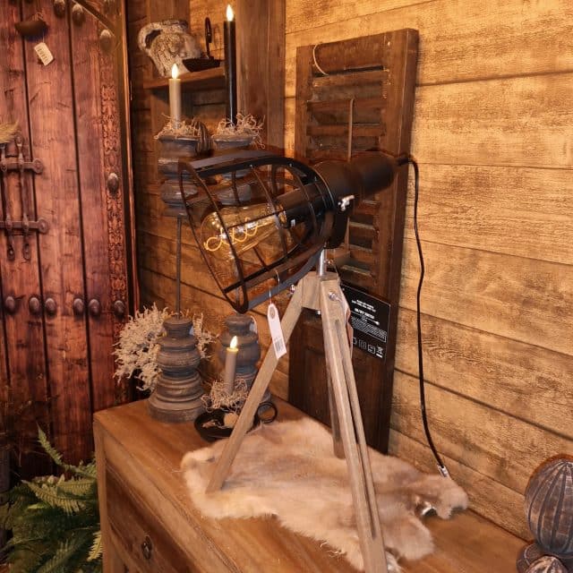 Stoere Tafel Lamp Zwart Metaal Op 3 Poot