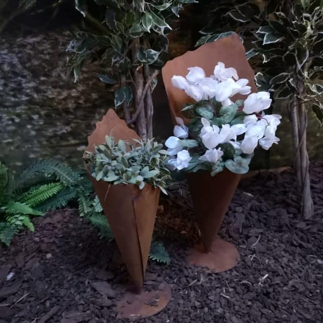 Handgemaakt Plantenzak Op Standaard Hoog 40cm Van Edel Roest Art 7982