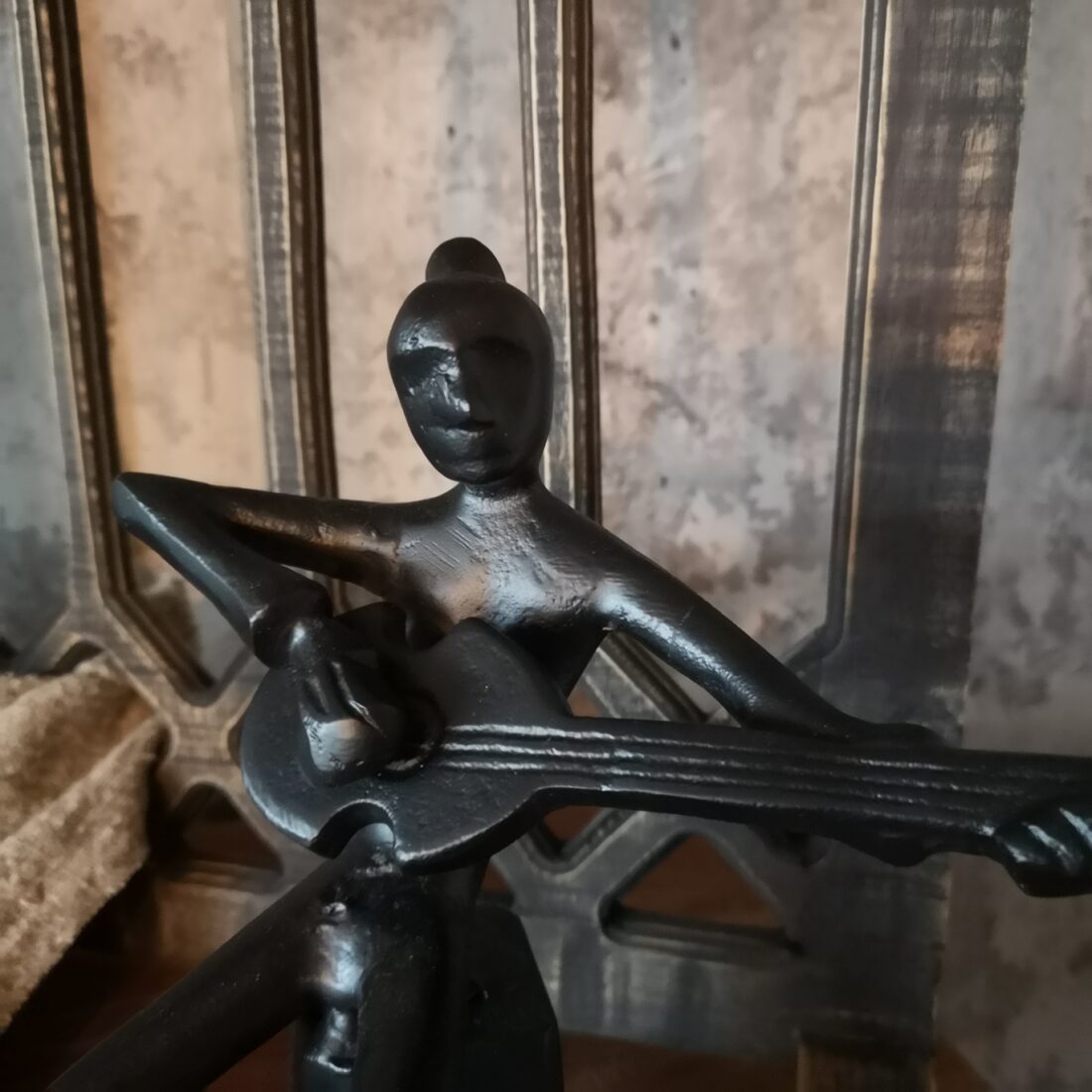 Beeld Vrouw Met Gitaar Art 1114