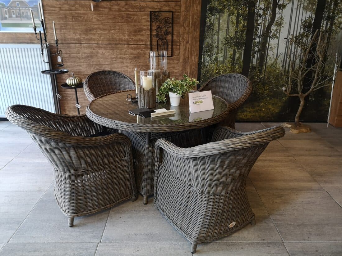 Royal Life Style Wicker Tuinset Met 4 Stoelen Showmodel Royal Life Style Wicker Tuinset Met 4 Stoelen Showmodel