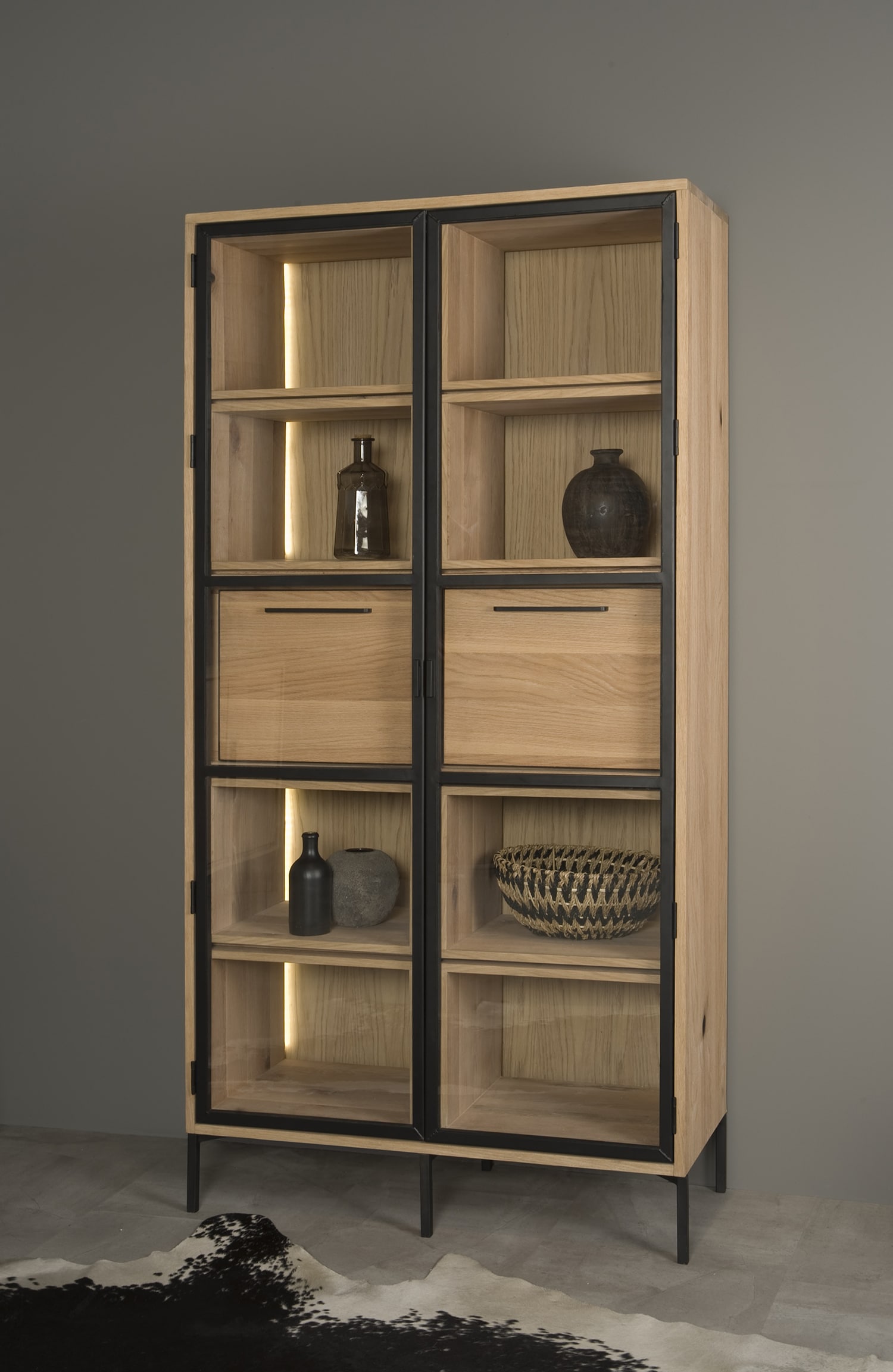 Vitrinekast Ravenna 100x44x200 cm eiken