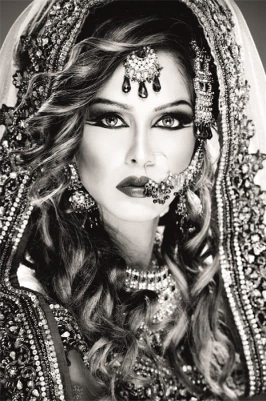 Schilderij Woman Indian bridal costume DIB634 AluArt