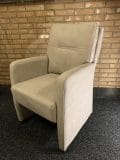 Eetkamerstoel Hilversum op wieltjes met arm beige stof