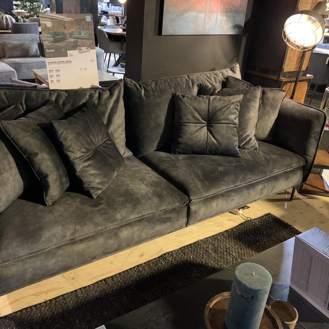SHOWMODEL 3,5 zitsbank Robin Zuma velvet stof