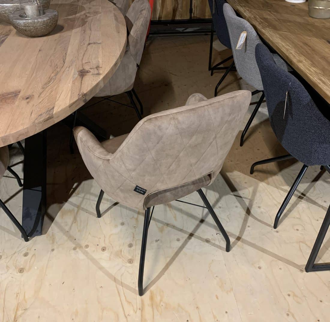 SHOWMODEL UrbanSofa eetkamerstoelen met arm Evi