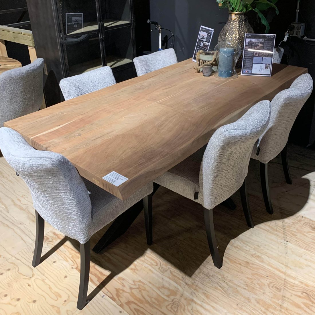 SHOWMODEL set van 6 UrbanSofa eetkamerstoelen Lucien