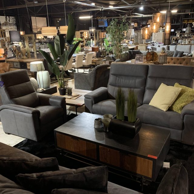 SHOWMODEL Confortluxe 3,5 zitsbank + fauteuil + relax fauteuil Vitesse