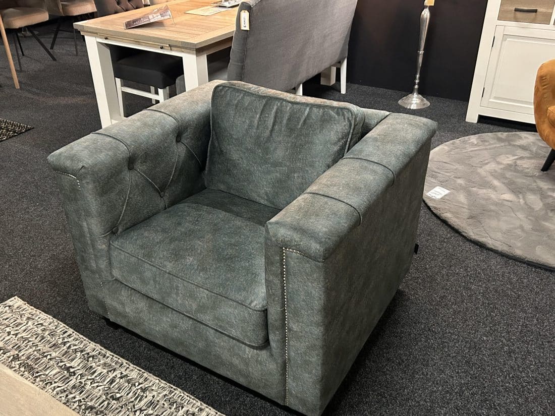 SHOWMODEL UrbanSofa 3 zitsbank + fauteuil Joshua