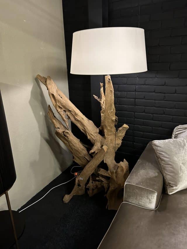 SHOWMODEL Vloerlamp Mangrove hout met witte ronde kap