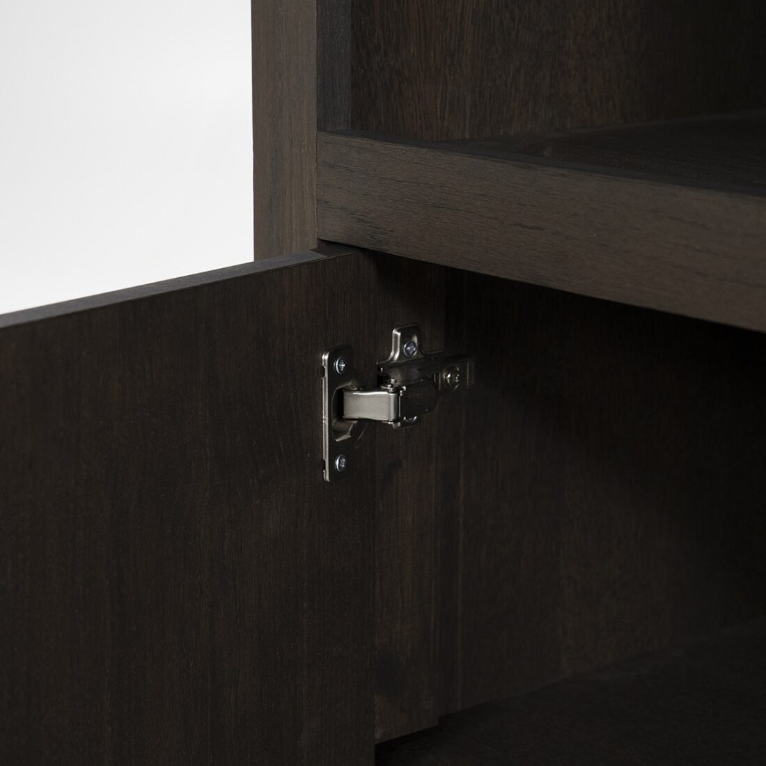 detailfoto Eleonora opbergkast Helsinki 120x42x170 cm eiken bruin